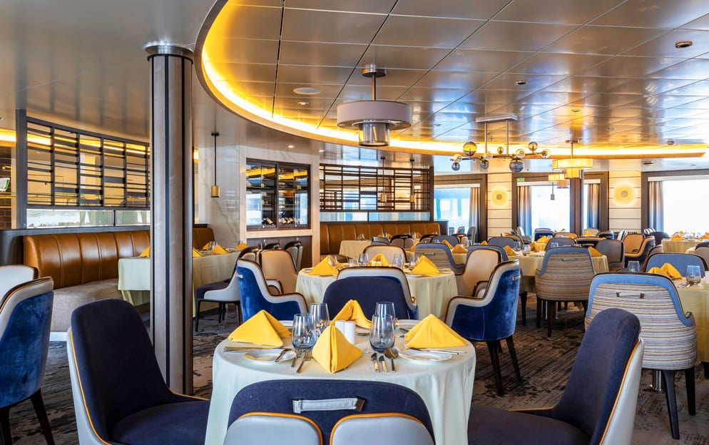 AE Expeditions, SYLVIA EARLE, Dining Room, Sylvia Earle, Richard I'Anson-1.jpg